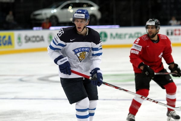 Leijonien NHL-apu Erik Haula Taisteli Aikaerohaasteiden Läpi - ”Kaikki ...