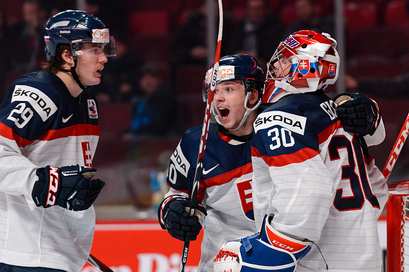 Nuoret Leijonat Hakkasi Päätä Seinään Katso Kuvat Suomikiekko 